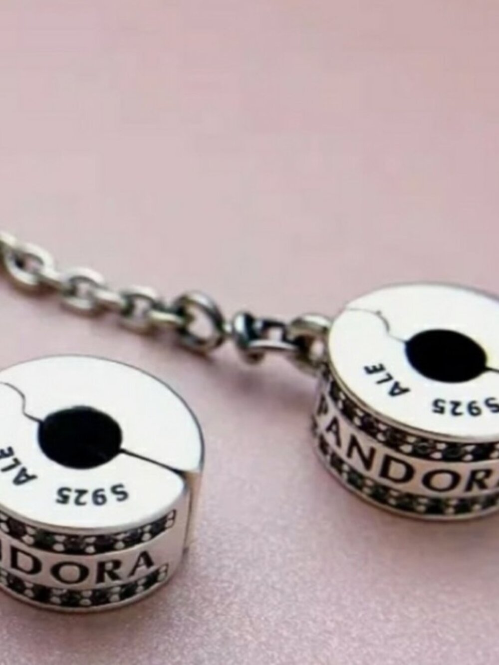 Pandora logo safety chain. - Picture 6 of 9